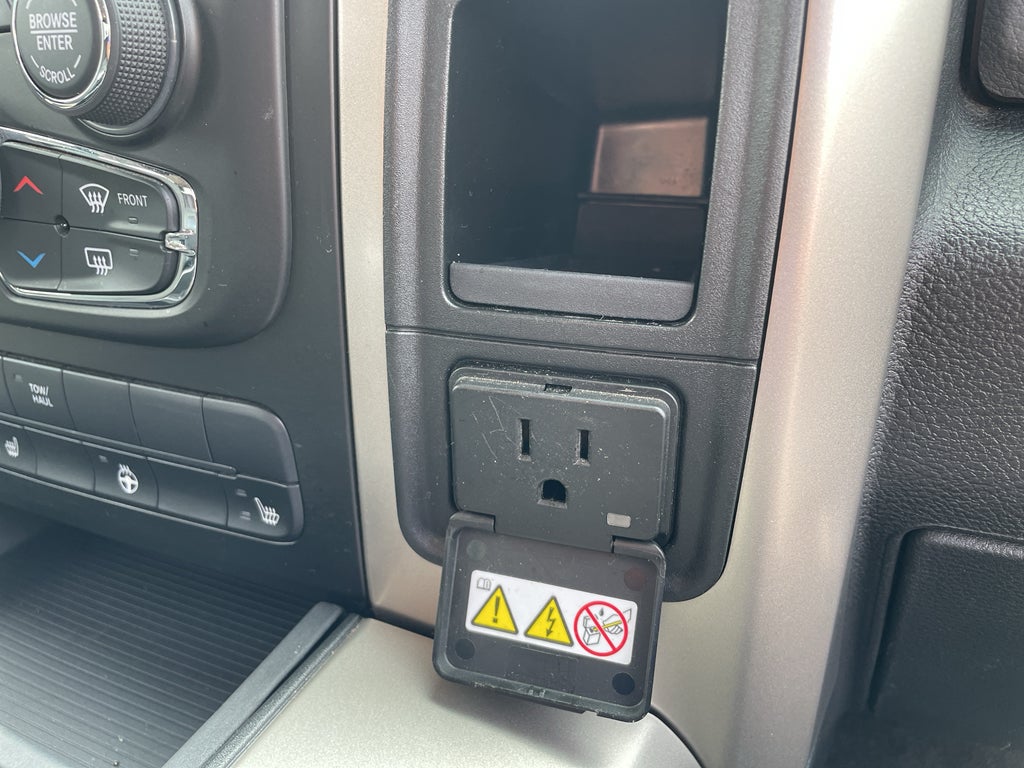 2018 RAM 1500 SLT