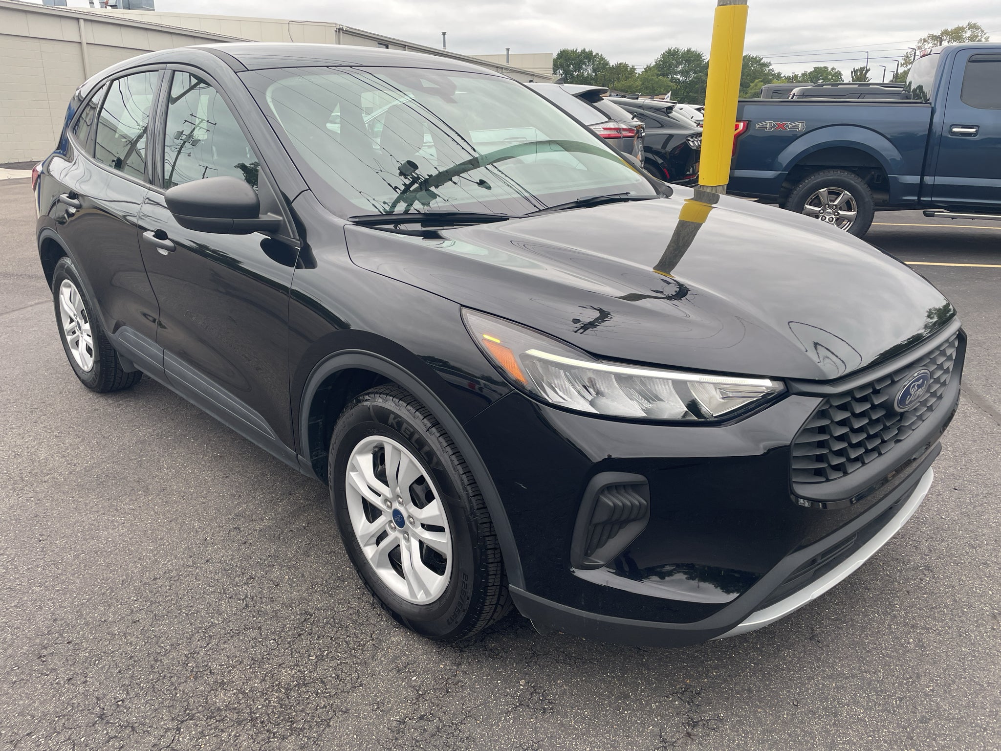 2023 Ford Escape Base