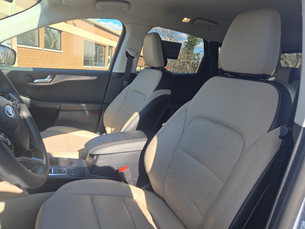 2022 Ford Escape Hybrid Titanium Plug-In Hybrid