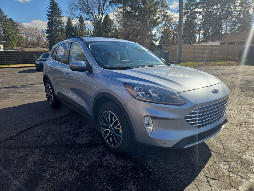 2022 Ford Escape Hybrid Titanium Plug-In Hybrid
