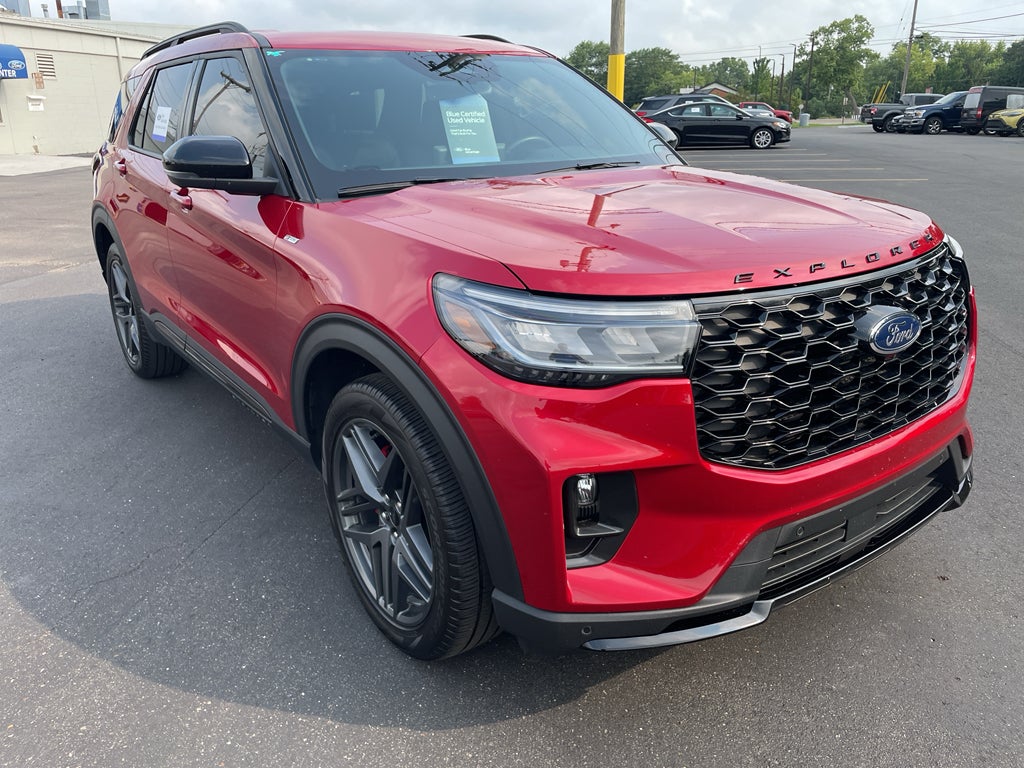 2025 Ford Explorer ST-Line