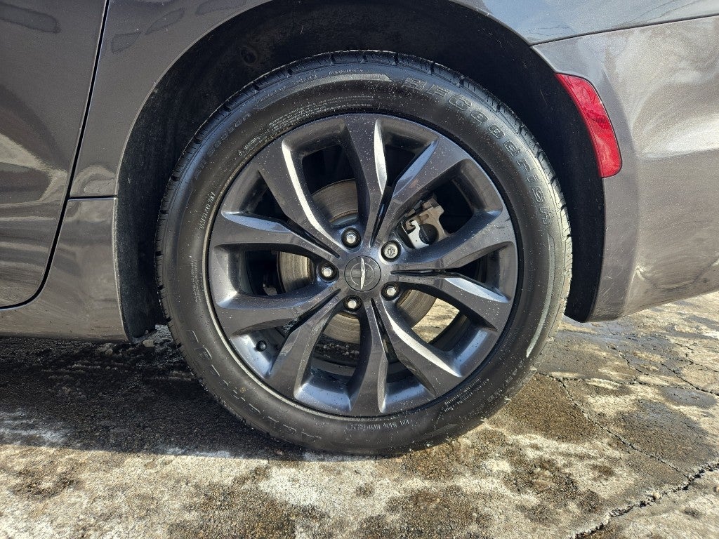 2020 Chrysler Pacifica Red S