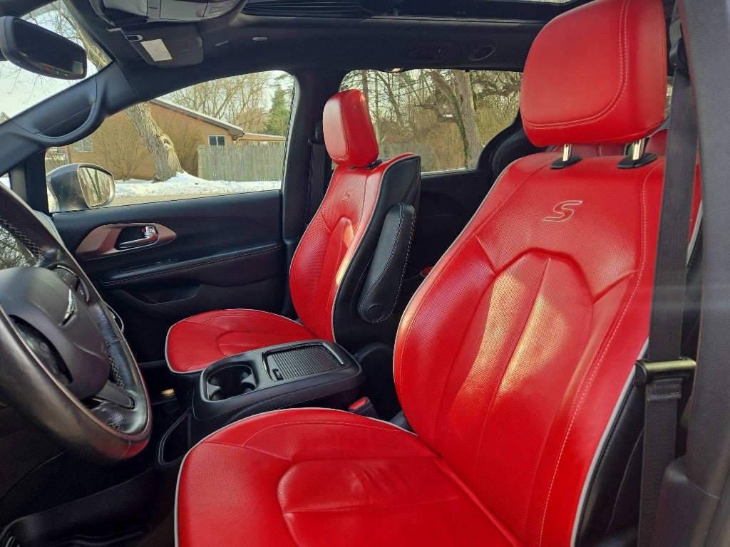 2020 Chrysler Pacifica Red S