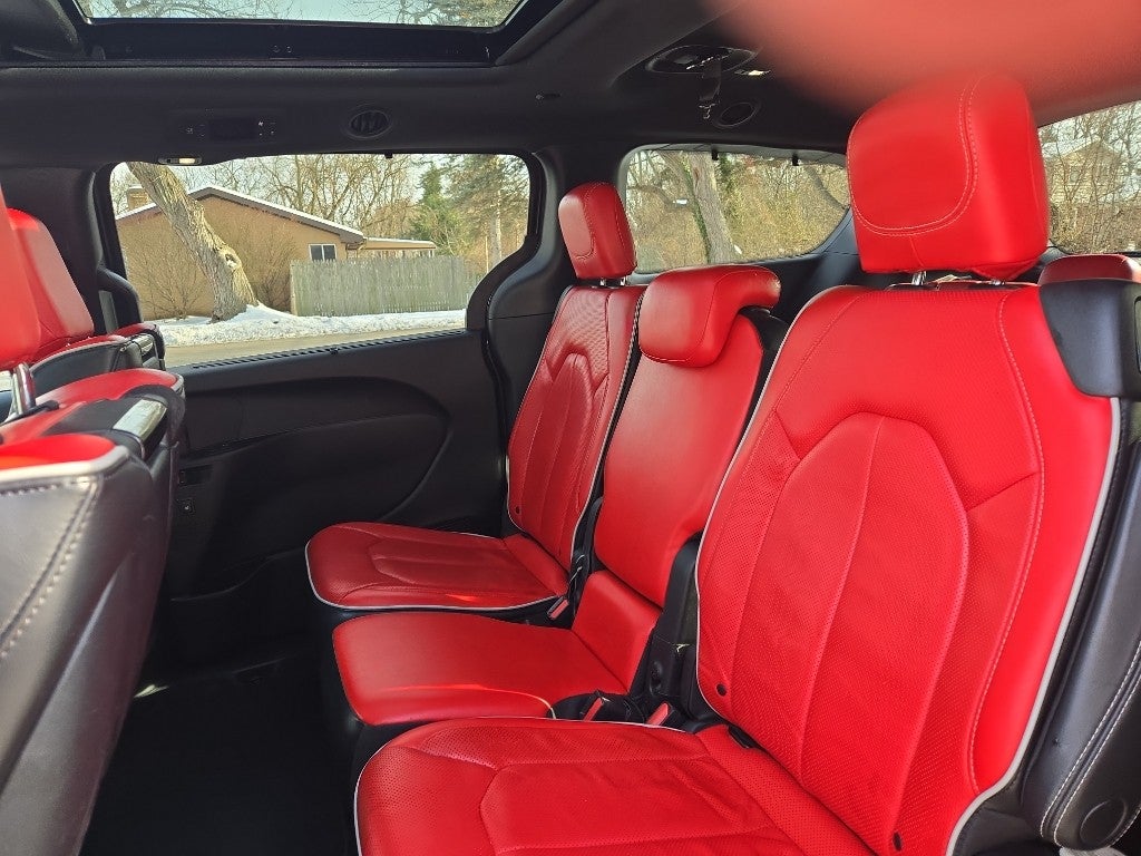 2020 Chrysler Pacifica Red S