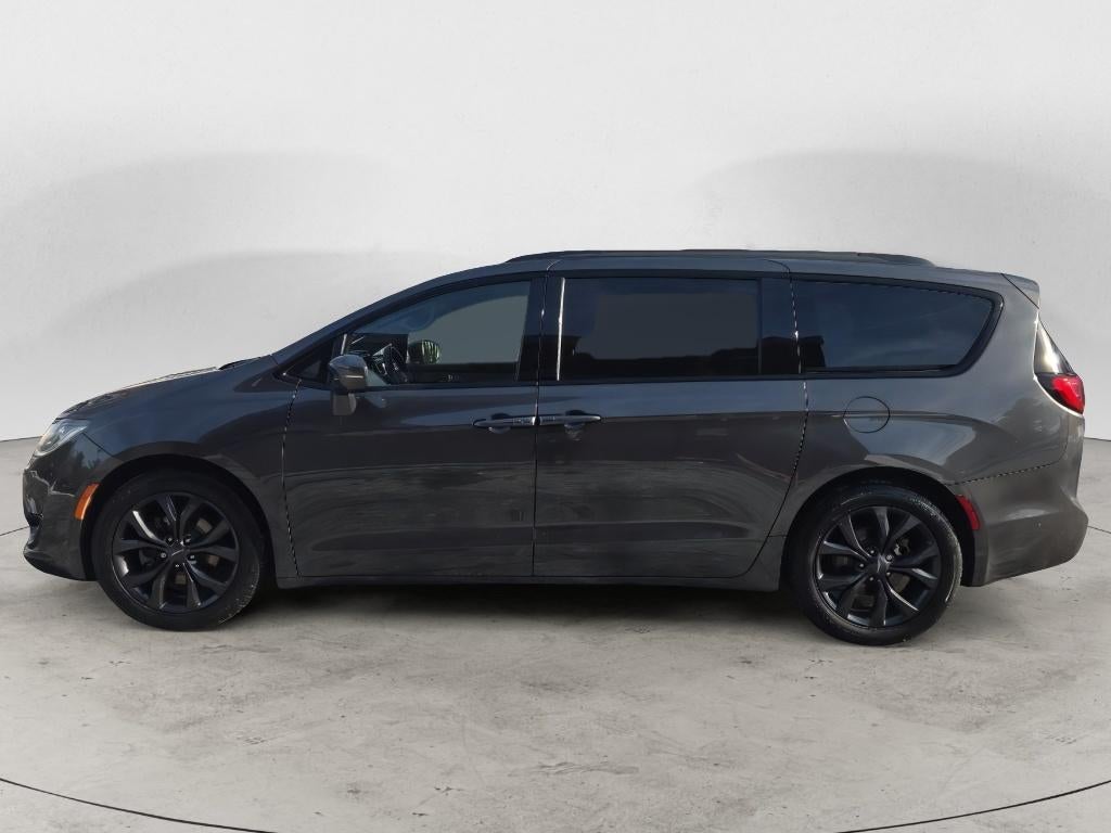 2020 Chrysler Pacifica Red S