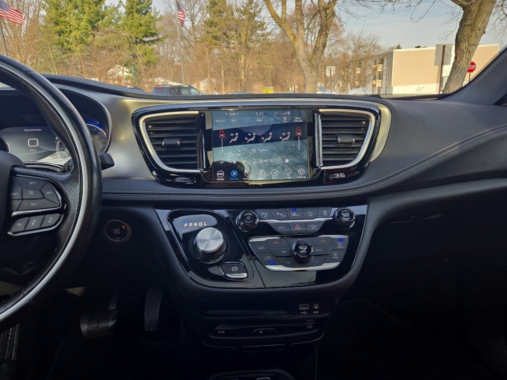 2020 Chrysler Pacifica Red S