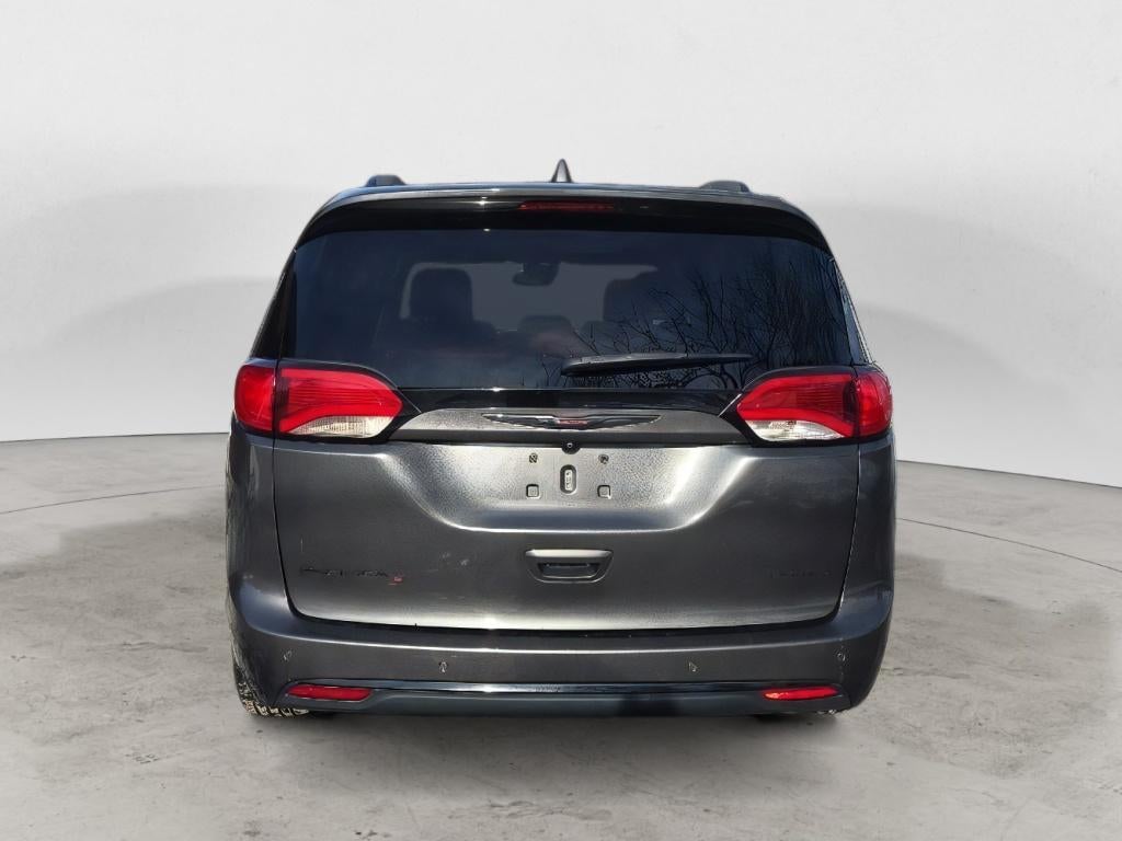 2020 Chrysler Pacifica Red S
