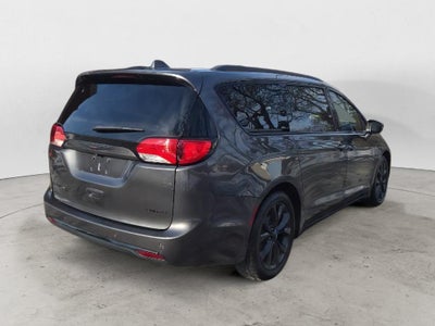 2020 Chrysler Pacifica Red S