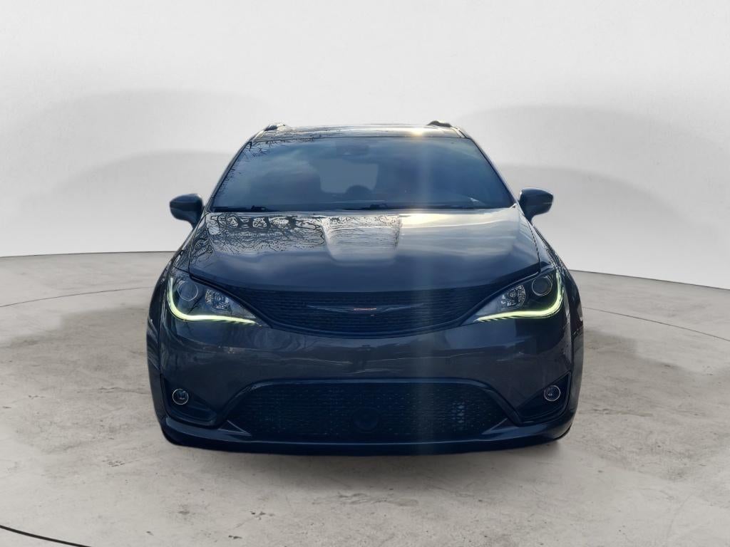 2020 Chrysler Pacifica Red S