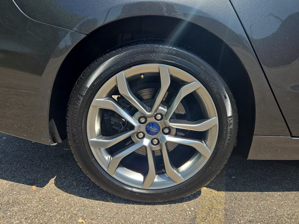 2020 Ford Fusion SEL
