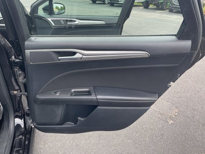 2020 Ford Fusion SE