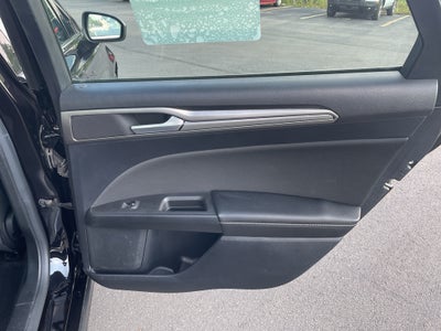 2020 Ford Fusion SE