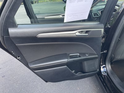 2020 Ford Fusion SE