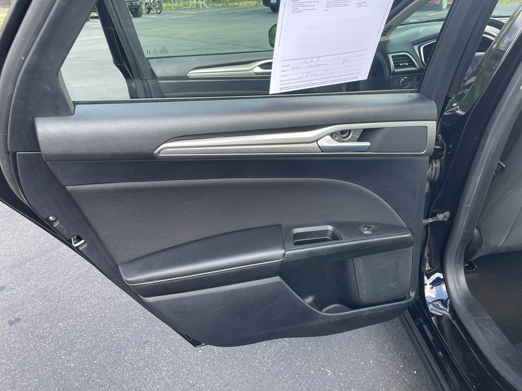 2020 Ford Fusion SE